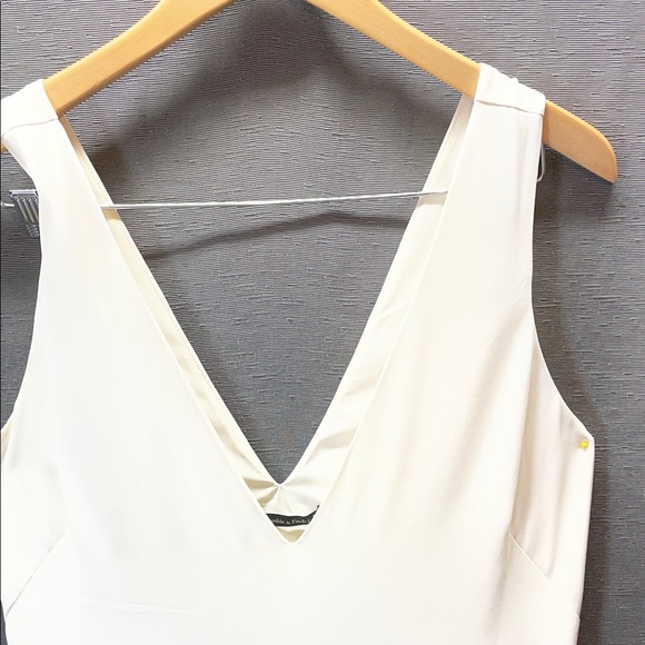 Abercrombie & Fitch Elegant plunge godet Cream Maxi Dress - Picture 6 of 9